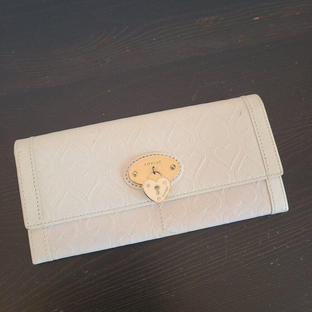 LOVCAT Trifold Wallet Hearts Embossed White Leather Locket Charm